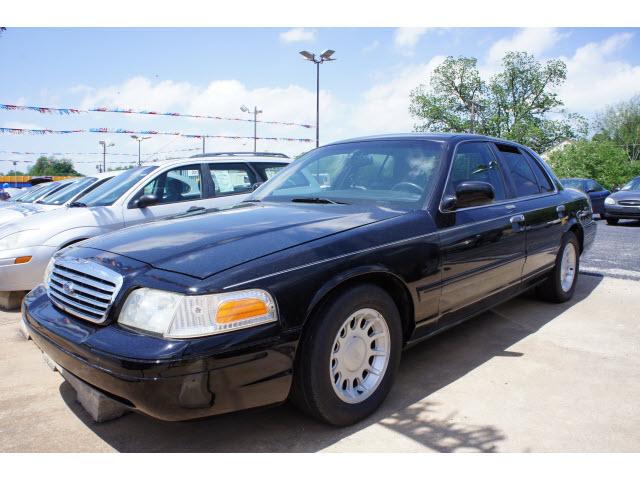 Photo of 2001 Ford Crown Victoria