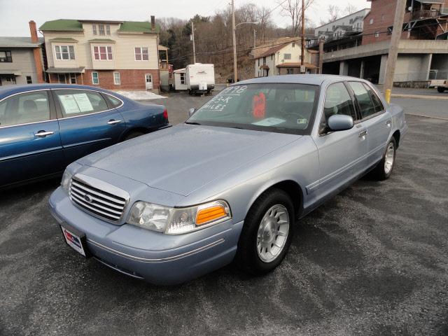 Photo of 1998 Ford Crown Victoria