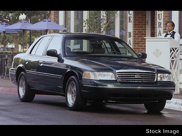 Photo of 2000 Ford Crown Victoria