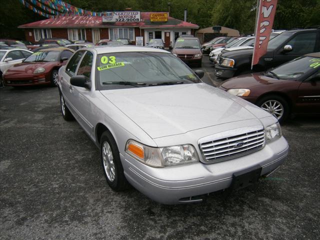 Photo of 2003 Ford Crown Victoria