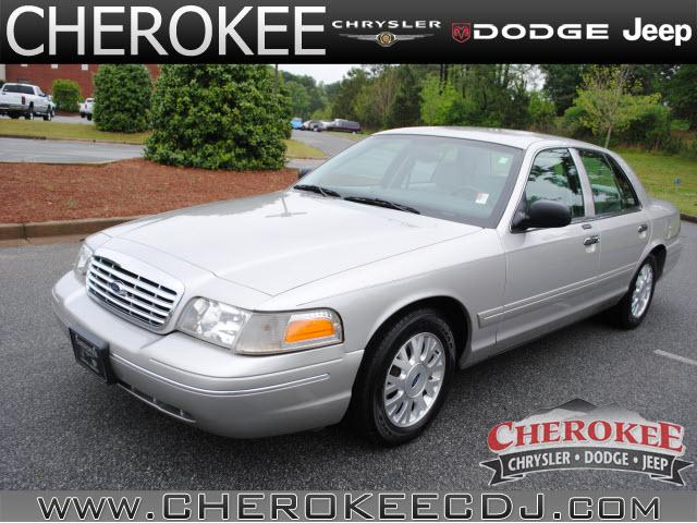 Photo of 2005 Ford Crown Victoria