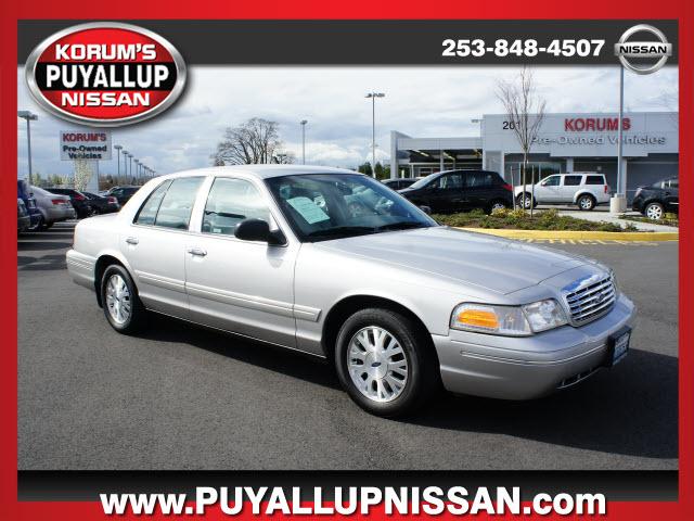 Photo of 2003 Ford Crown Victoria