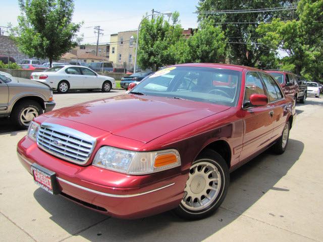Photo of 2000 Ford Crown Victoria