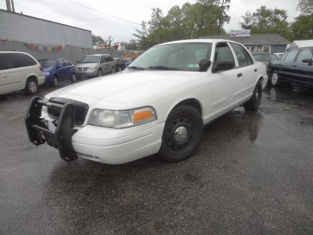 Photo of 2006 Ford Crown Victoria