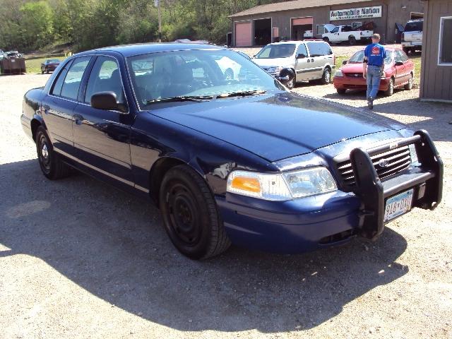 Photo of 2003 Ford Crown Victoria