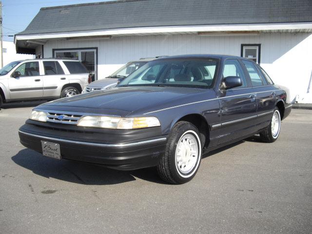 Photo of 1997 Ford Crown Victoria