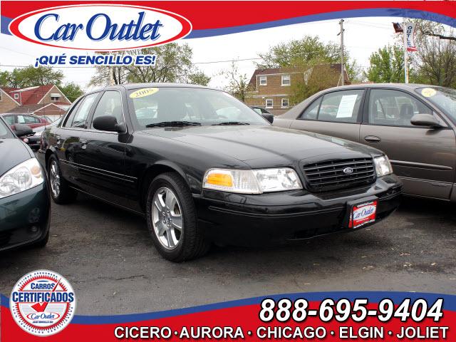 Photo of 2005 Ford Crown Victoria