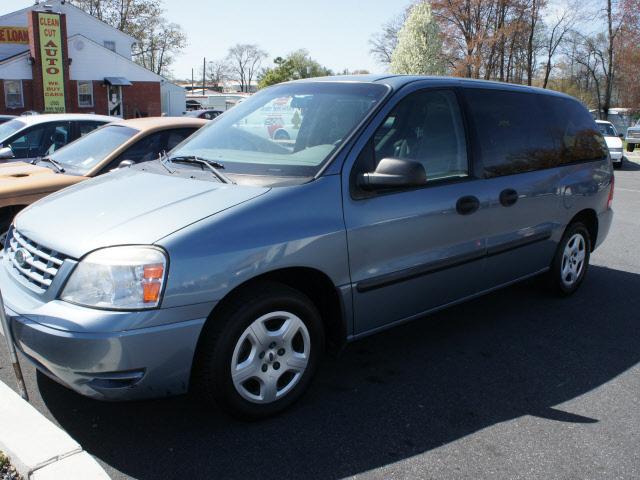 Photo of 2004 Ford Freestar