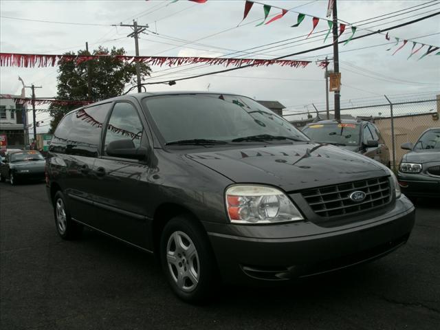 Photo of 2005 Ford Freestar