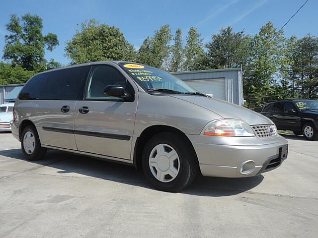 Photo of 2003 Ford Windstar