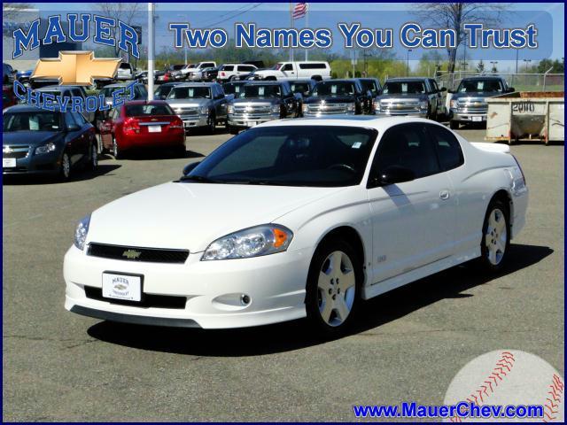 Photo of 2006 Chevrolet Monte Carlo