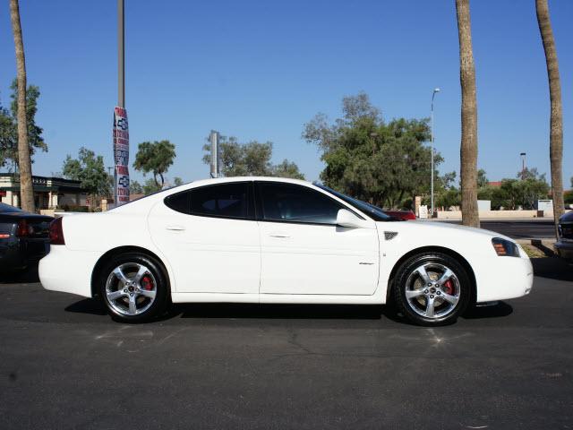 Photo of 2006 Pontiac Grand Prix