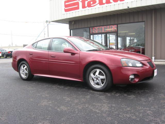 Photo of 2004 Pontiac Grand Prix
