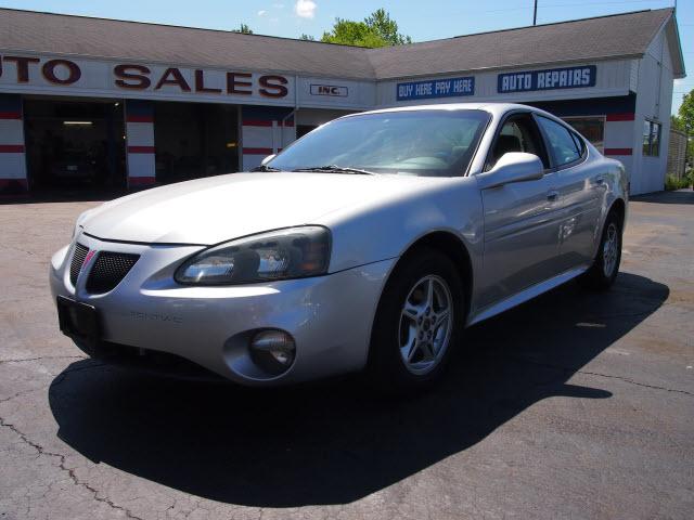 Photo of 2004 Pontiac Grand Prix