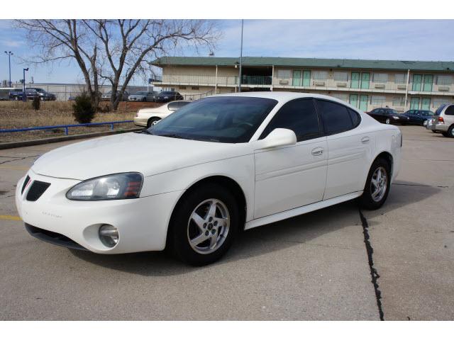 Photo of 2004 Pontiac Grand Prix