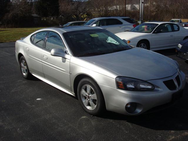 Photo of 2006 Pontiac Grand Prix