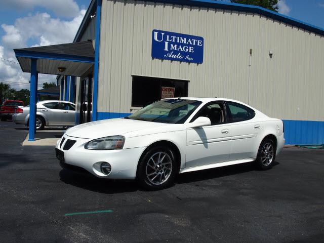 Photo of 2004 Pontiac Grand Prix