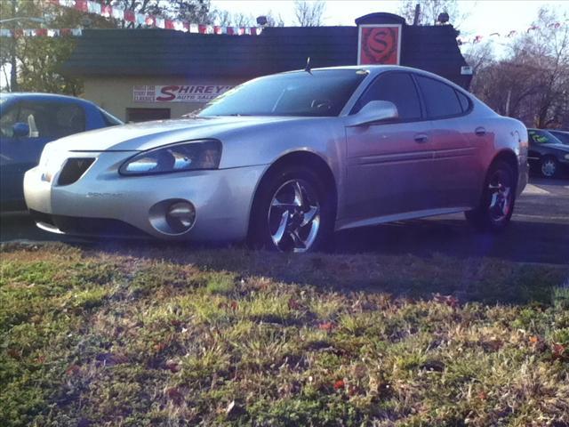 Photo of 2004 Pontiac Grand Prix