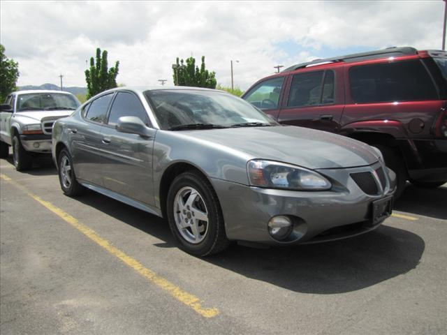 Photo of 2004 Pontiac Grand Prix