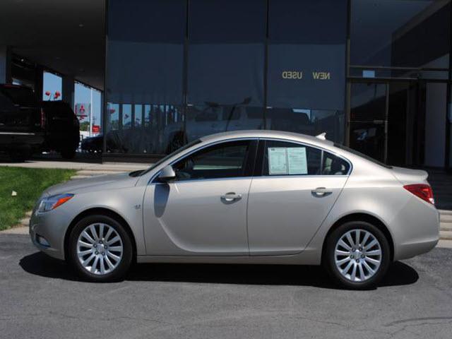 Photo of 2011 Buick Regal
