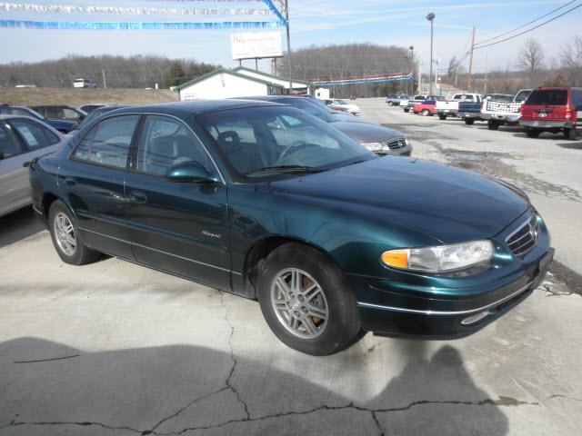 Photo of 2000 Buick Regal