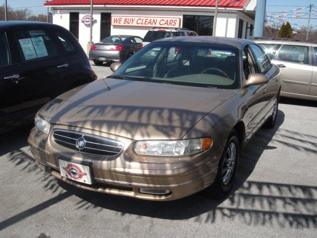 Photo of 2000 Buick Regal