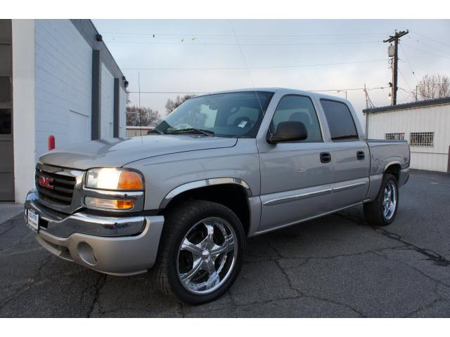Photo of 2005 GMC Sierra 1500