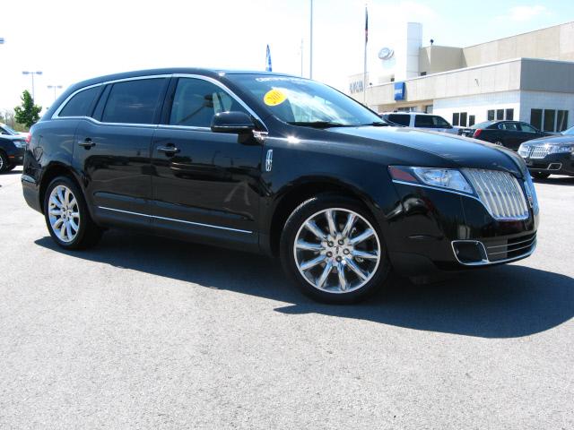 Photo of 2010 Lincoln MKT