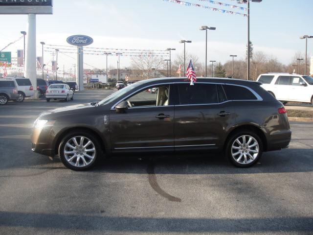 Photo of 2011 Lincoln MKT
