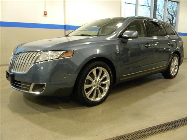 Photo of 2010 Lincoln MKT
