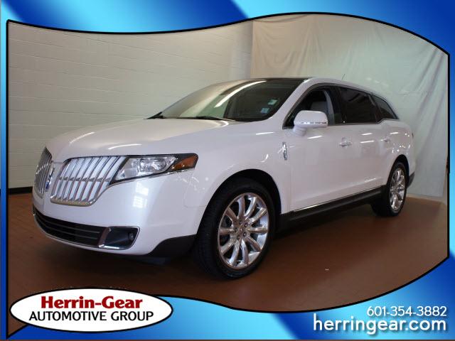 Photo of 2011 Lincoln MKT