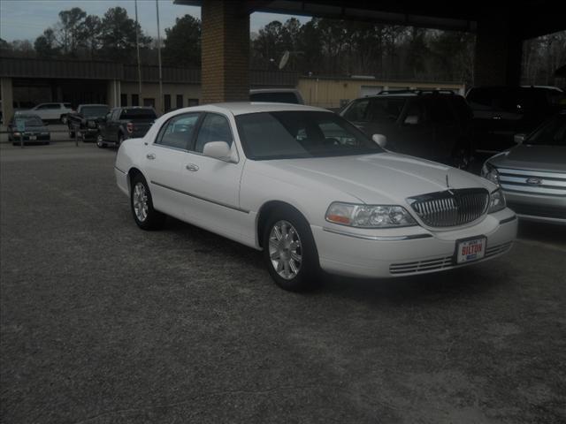 Photo of 2011 Lincoln Town Car