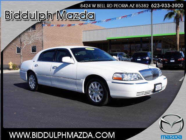 Photo of 2010 Lincoln Town Car