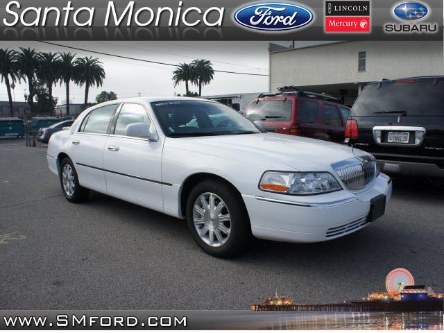 Photo of 2011 Lincoln Town Car