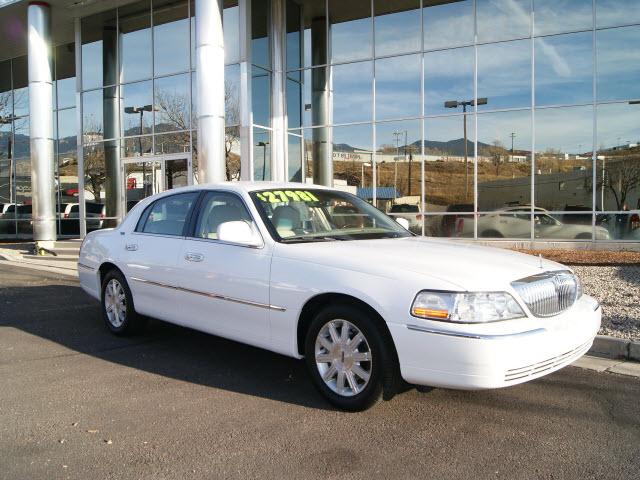 Photo of 2011 Lincoln Town Car