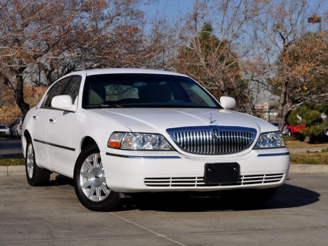 Photo of 2011 Lincoln Town Car