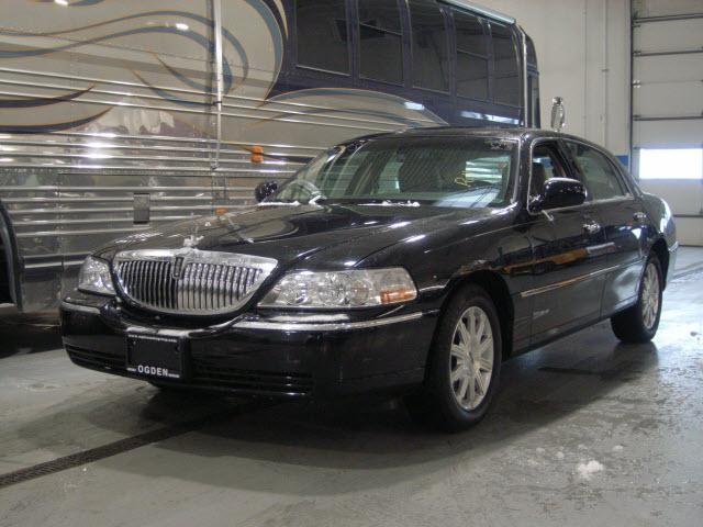 Photo of 2011 Lincoln Town Car