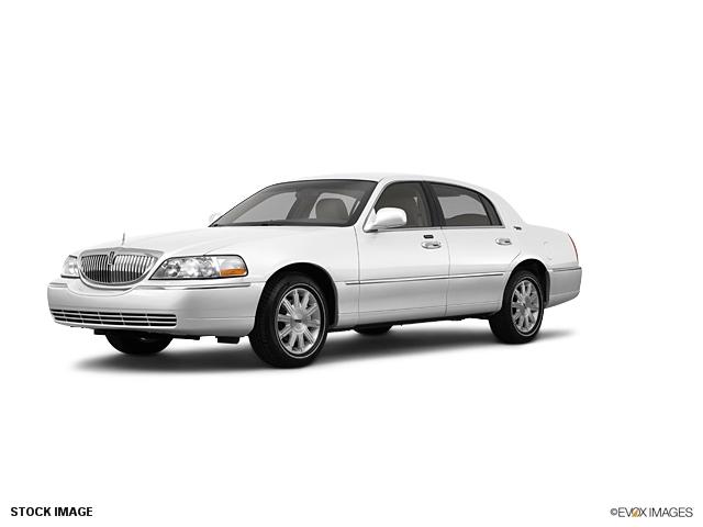 Photo of 2011 Lincoln Town Car