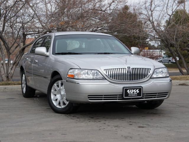 Photo of 2011 Lincoln Town Car