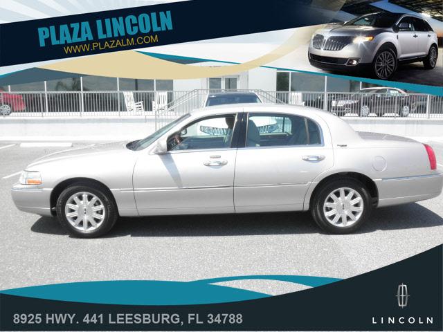 Photo of 2011 Lincoln Town Car