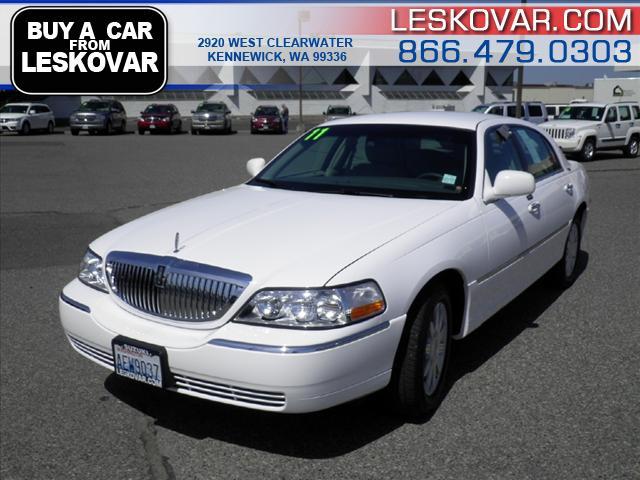 Photo of 2011 Lincoln Town Car