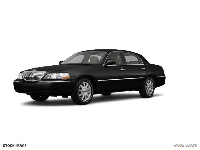 Photo of 2011 Lincoln Town Car
