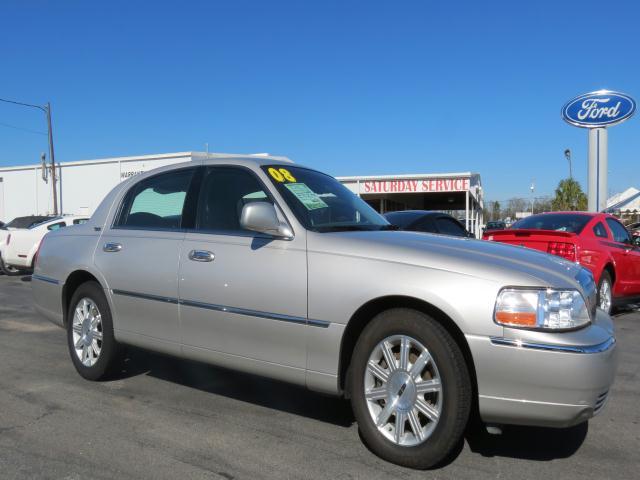 Photo of 2008 Lincoln Town Car