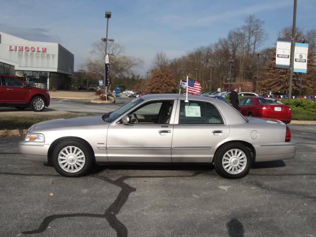 Photo of 2011 Mercury Grand Marquis