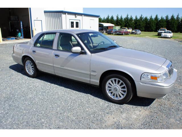 Photo of 2011 Mercury Grand Marquis
