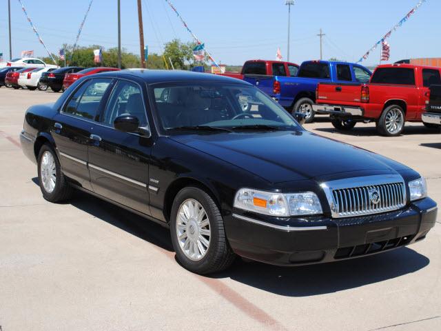 Photo of 2010 Mercury Grand Marquis