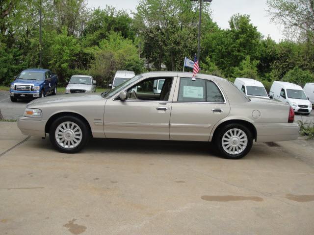 Photo of 2010 Mercury Grand Marquis