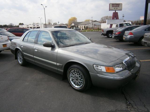 Photo of 2001 Mercury Grand Marquis