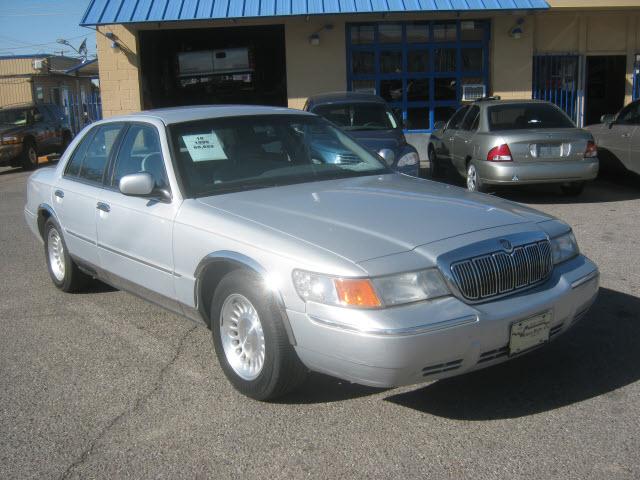 Photo of 1999 Mercury Grand Marquis