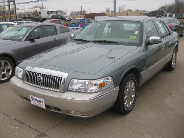 Photo of 2006 Mercury Grand Marquis